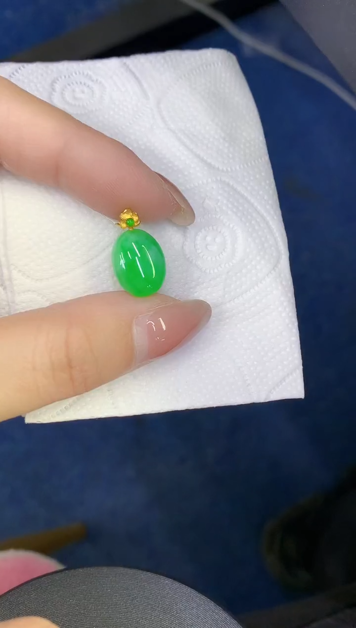 颈饰18K金镶嵌翡翠缅甸天然翡翠A货