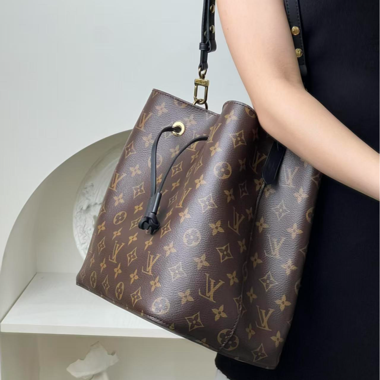 99新 LouisVuitton/路易威登 LV 黑水桶/无公价/优品