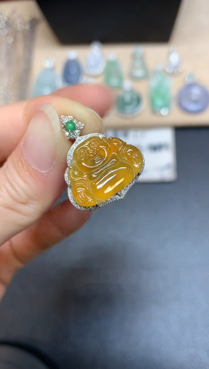 【闪购商品】翡翠颈饰18K金镶嵌佛公【无服务费