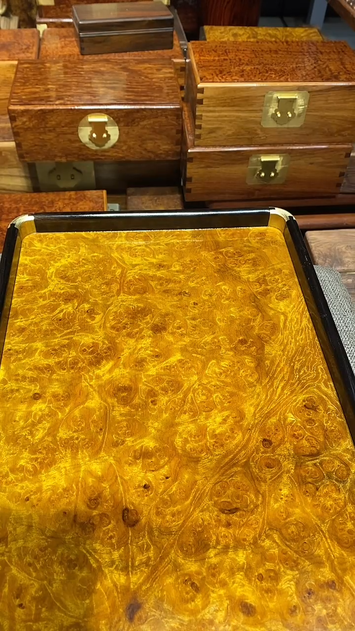 【闪购商品】香樟木大茶盘一个