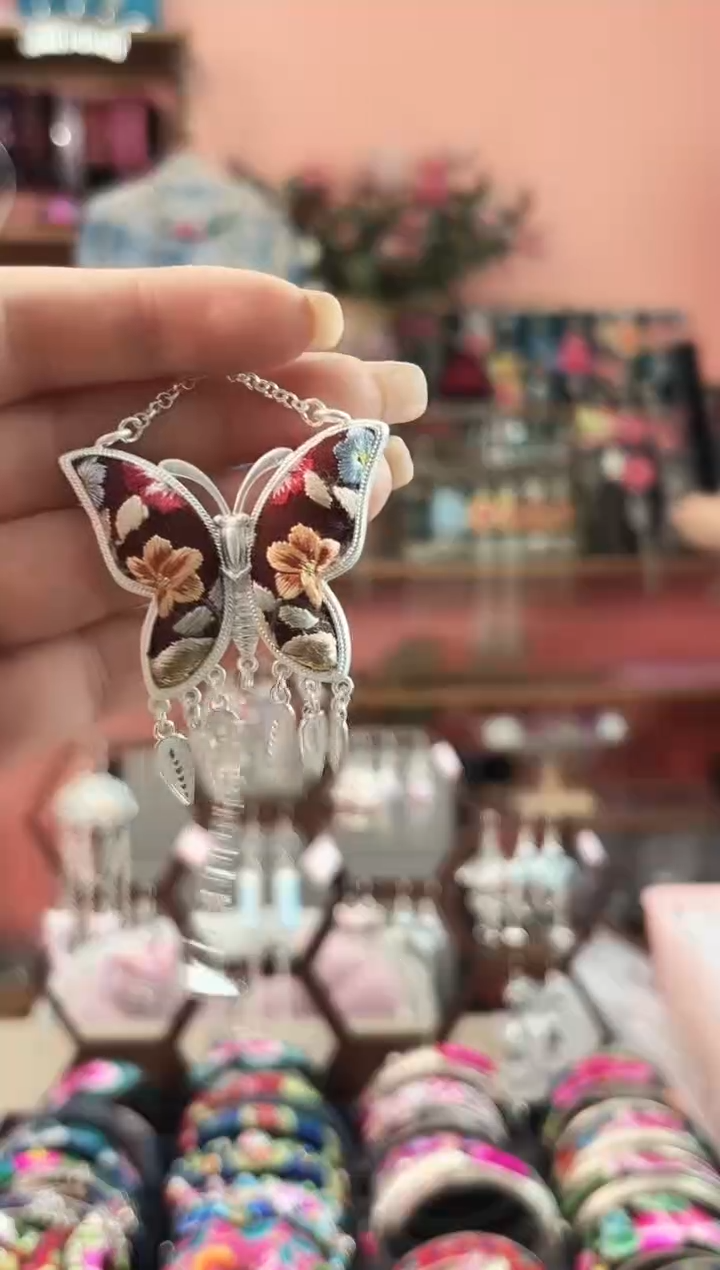 艺枝独绣手工饰品180