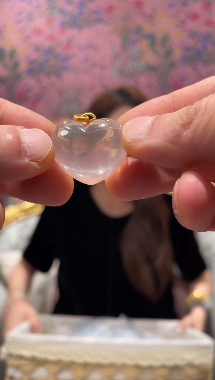 【闪购商品】水晶吊坠18K金镶嵌爱心