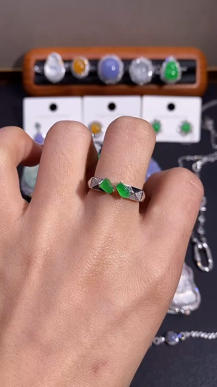 【闪购商品】翡翠戒指18K金镶嵌戒指