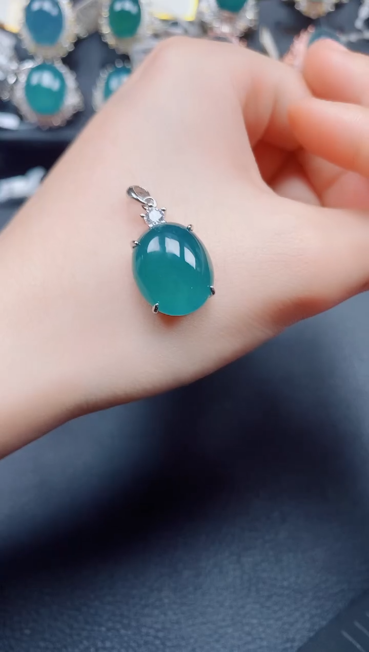 翡翠银S925镶嵌吊坠(赠链)翡翠