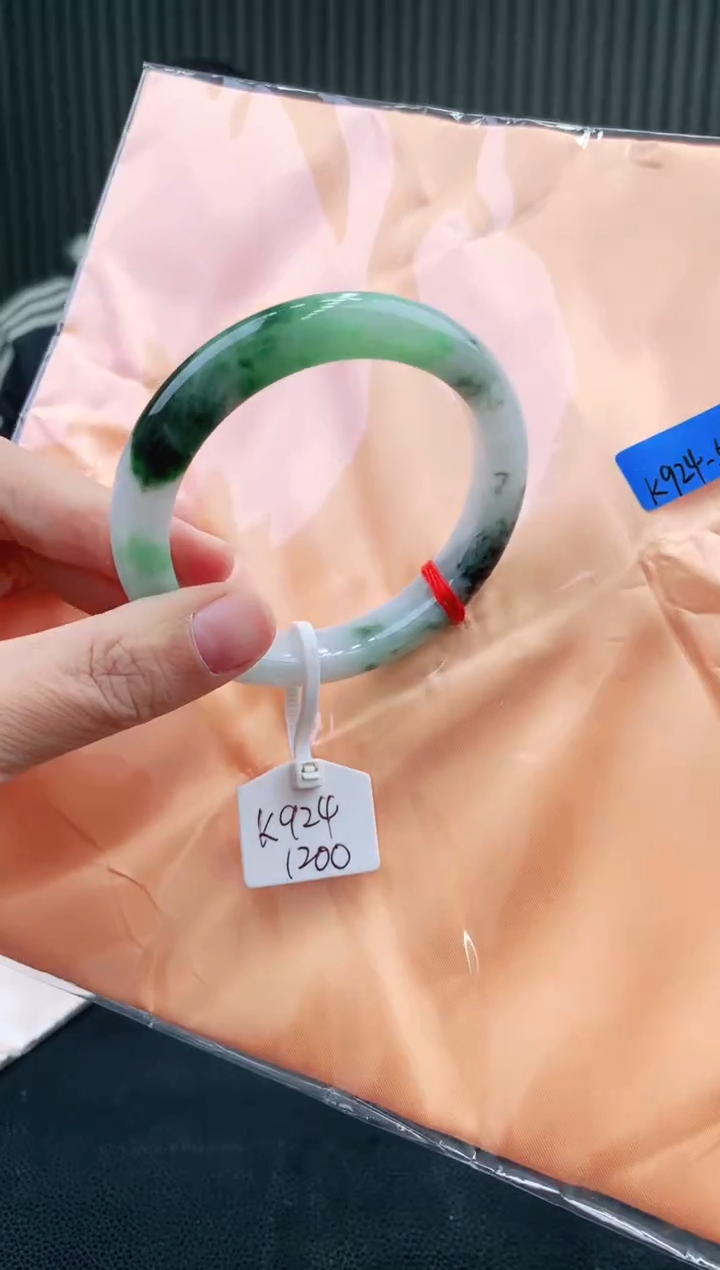 未镶嵌手镯翡翠56