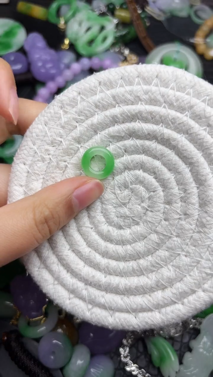 颈饰未镶嵌翡翠缅甸翡翠吊坠