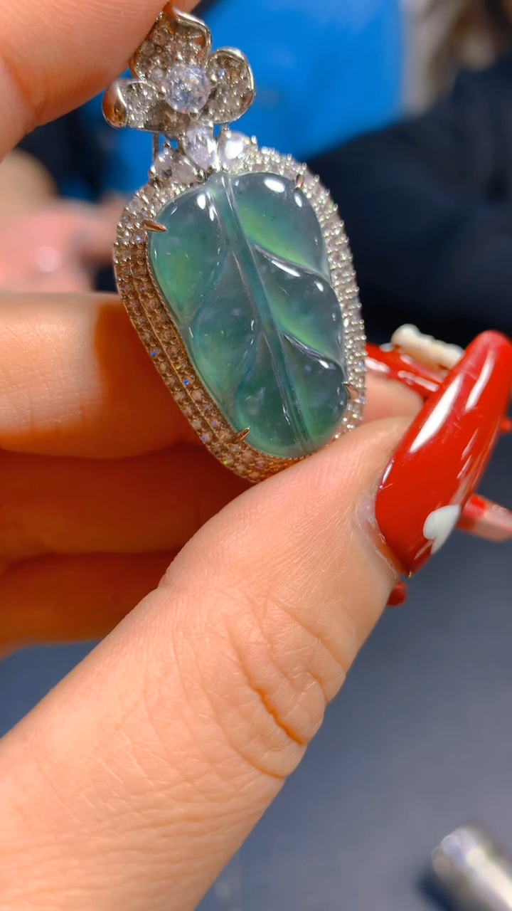 【闪购商品】翡翠吊坠(赠链)未镶嵌0749742296多样性发一