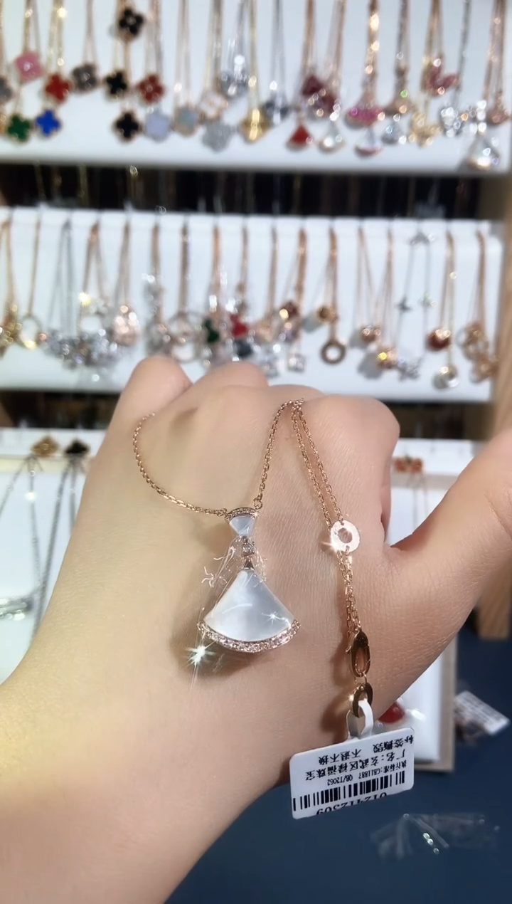 【闪购商品】钻石套链18K金镶嵌钻石K玫 上下大白裙