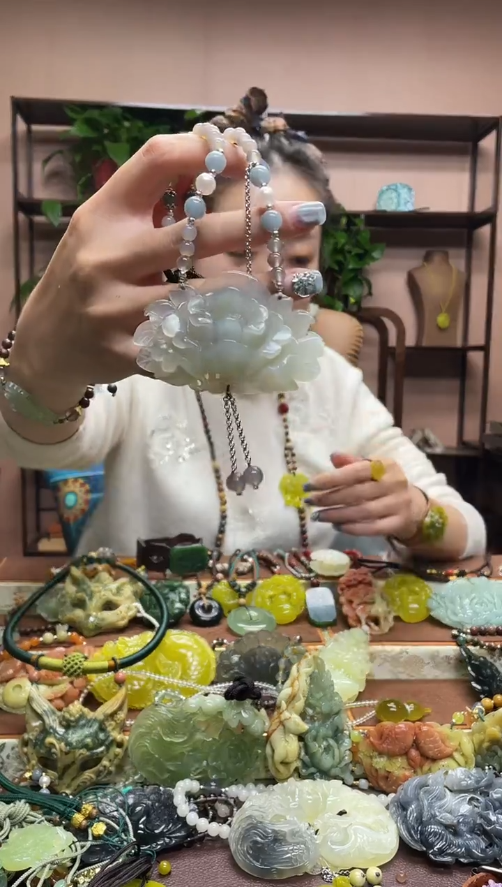 未镶嵌岫玉颈饰·1