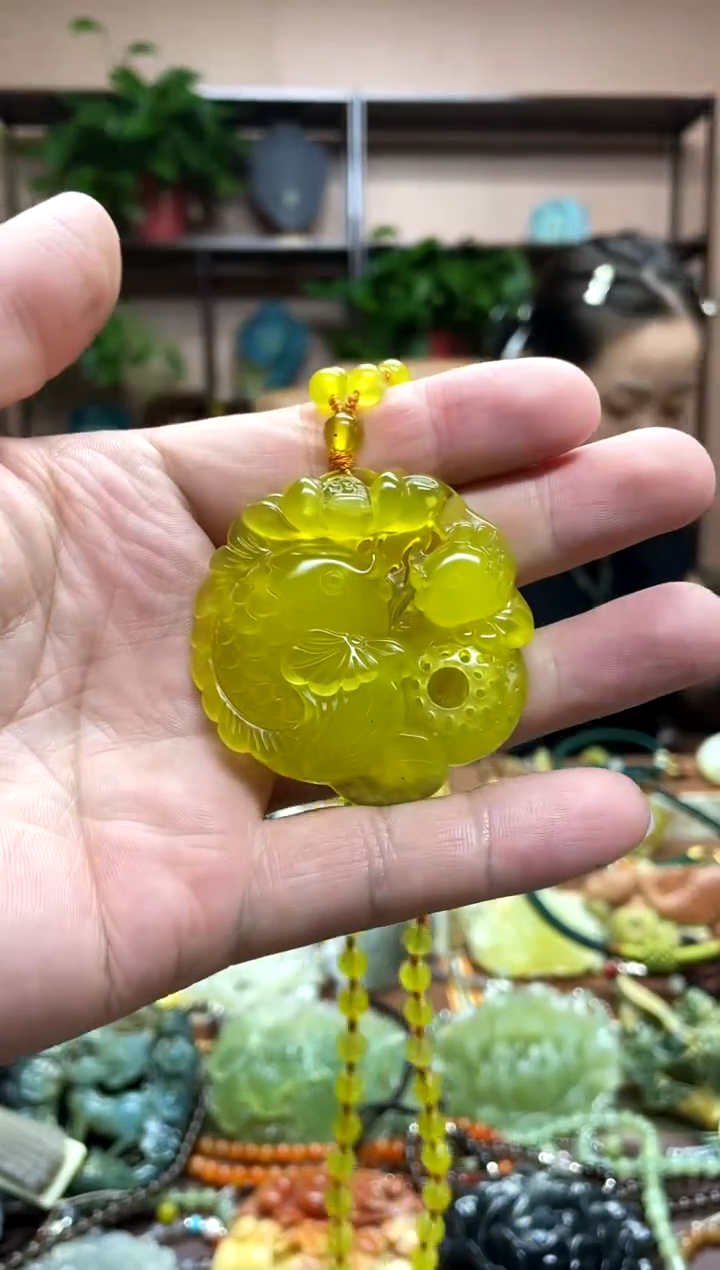 未镶嵌岫玉吊坠·