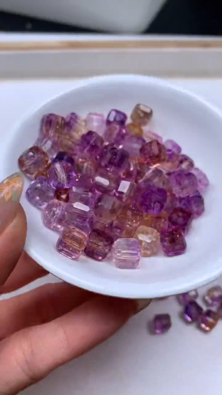 未镶嵌珠宝半成品水晶E627 紫黄方糖10mm5个6.8元