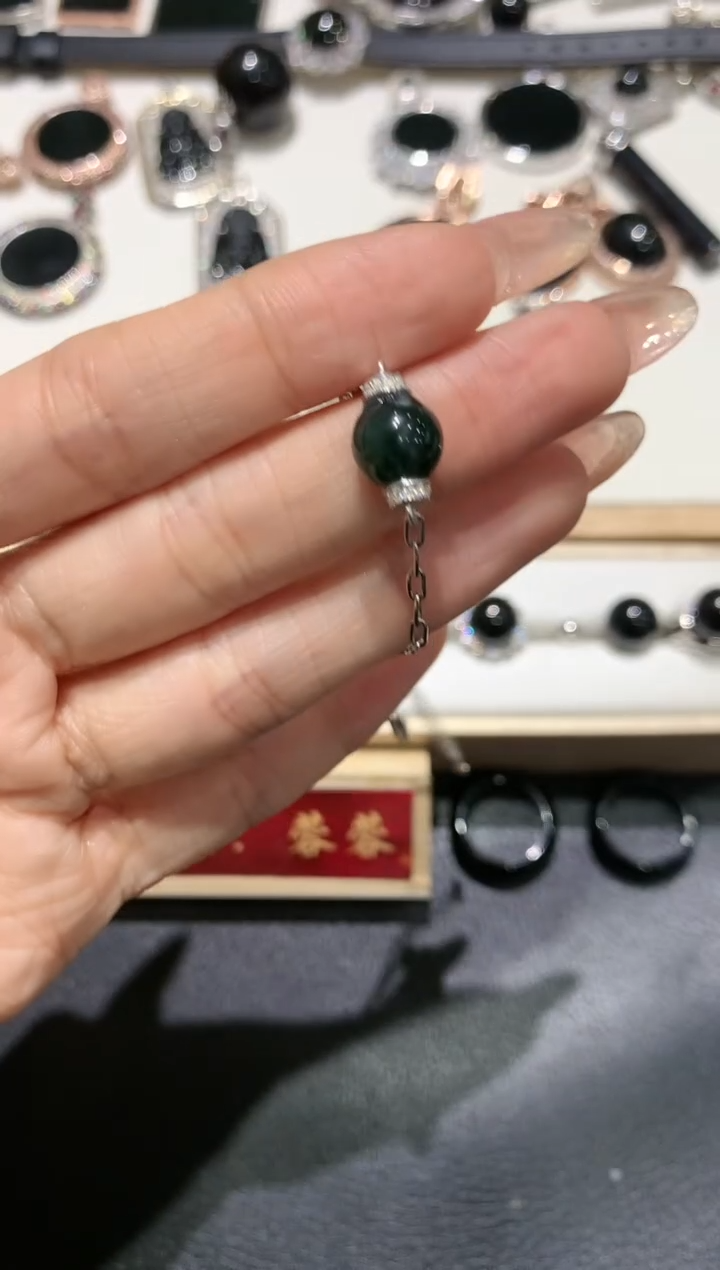 【闪购商品】翡翠吊坠(赠链)银S925镶嵌37多人多样性随机发货1件