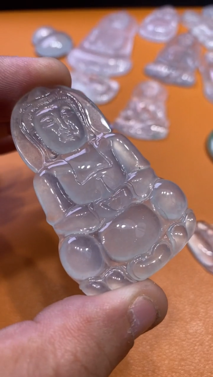 【闪购商品】翡翠颈饰未镶嵌观音6800