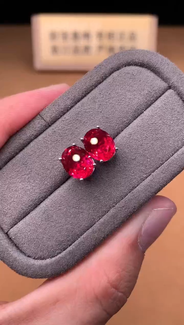 银S925镶嵌耳饰红宝石2222