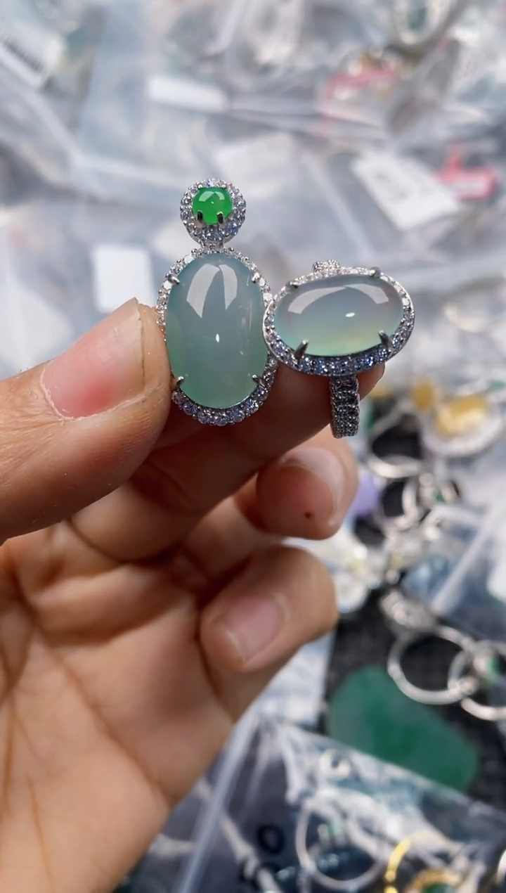 银S925镶嵌戒指翡翠888         5