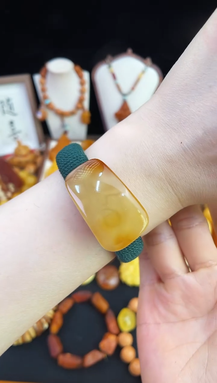 琥珀未镶嵌珠宝奇石柒月