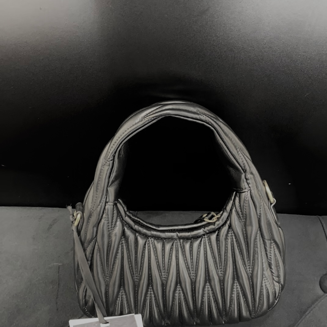 【M家 手拿褶皱包】小羊皮小香风气质时尚百搭女士黑色单肩包