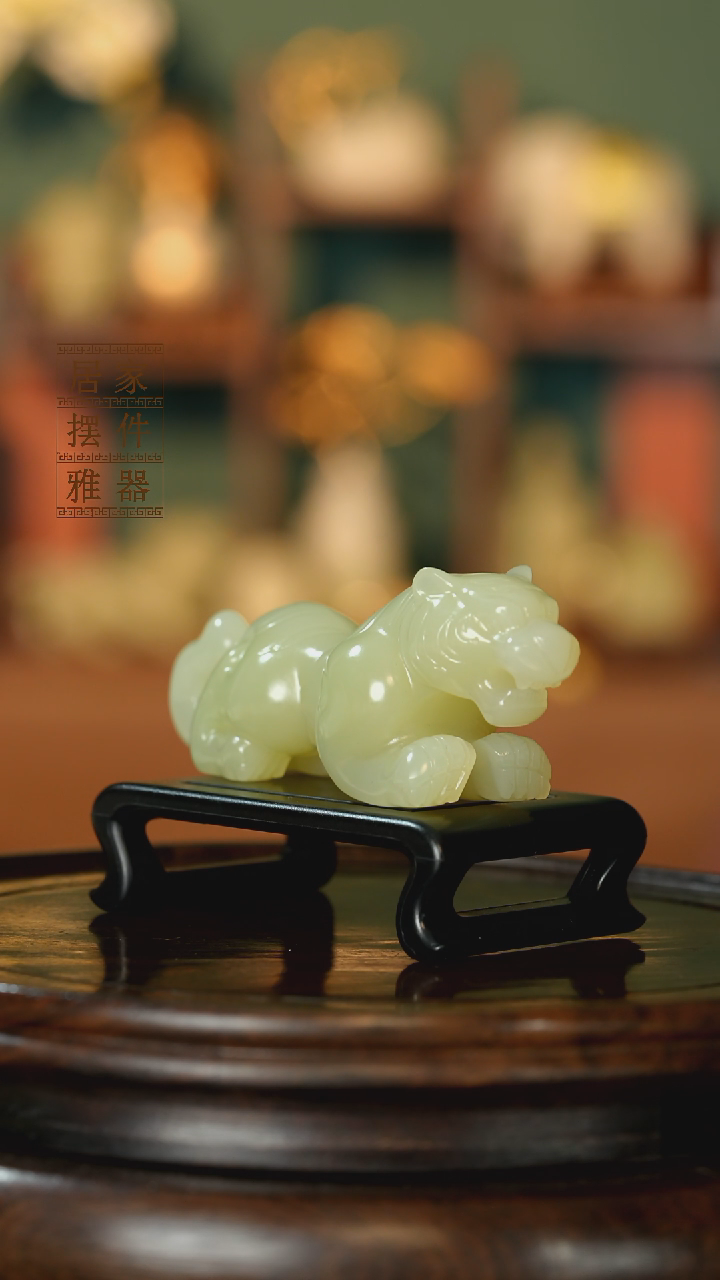 玉《虎虎生威伏虎》摆件