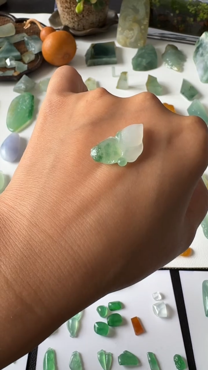 【闪购商品】定制翡翠未镶嵌金鱼23-13-5.1厚