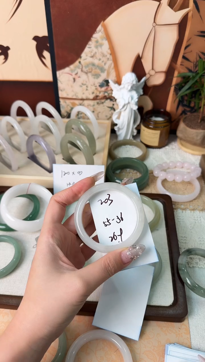 未镶嵌手镯石英质玉203