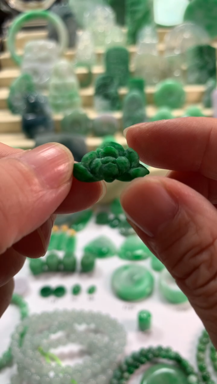 未镶嵌定制翡翠挂件