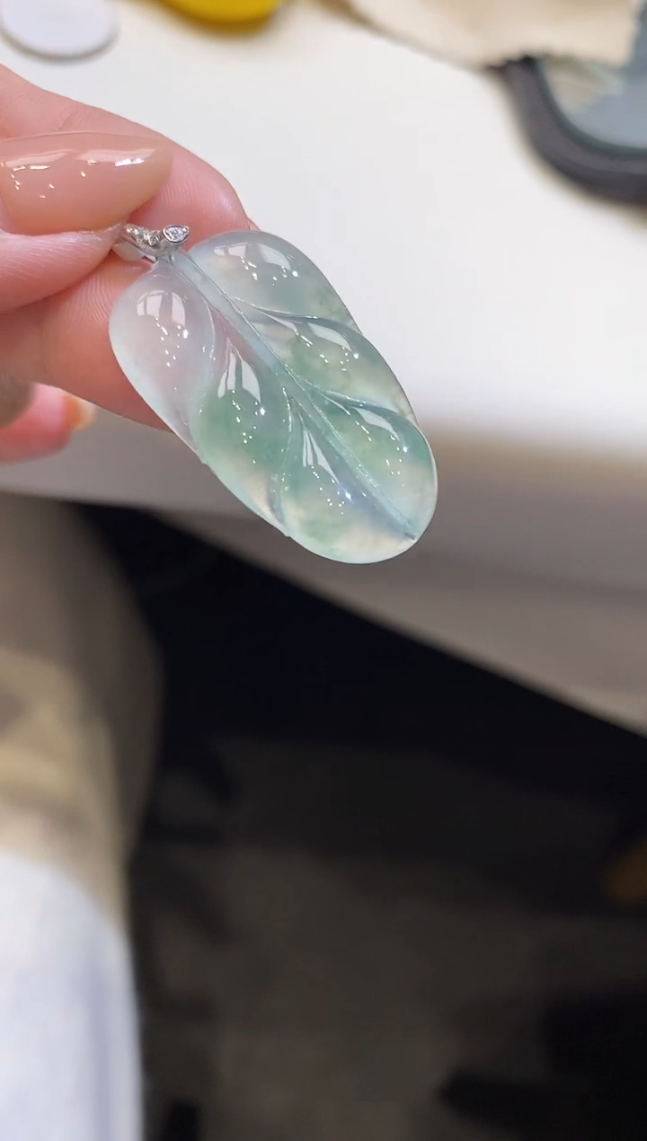 吊坠(不含链)18K金镶嵌翡翠叶子