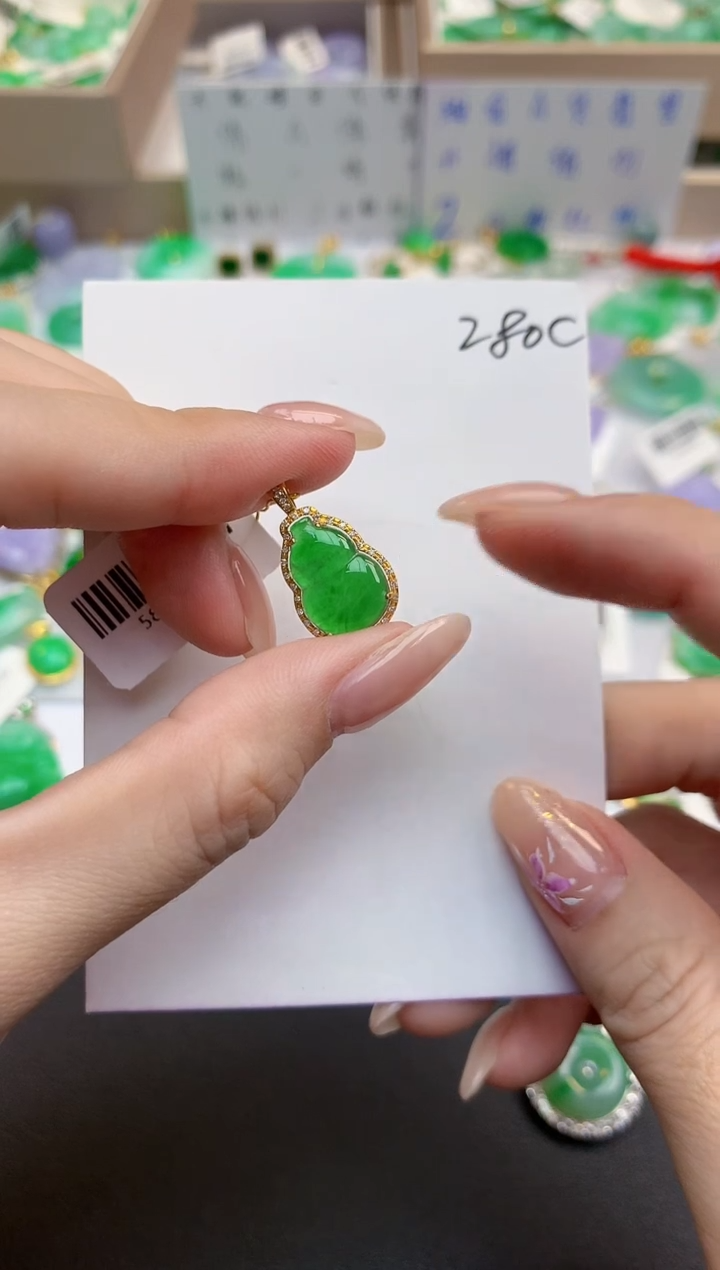 颈饰18K金镶嵌翡翠天然缅甸A货翡翠