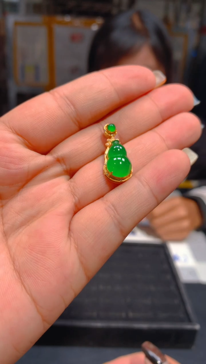 【闪购商品】定制翡翠18K金镶嵌44定制翡翠-多样性发货（发其一）