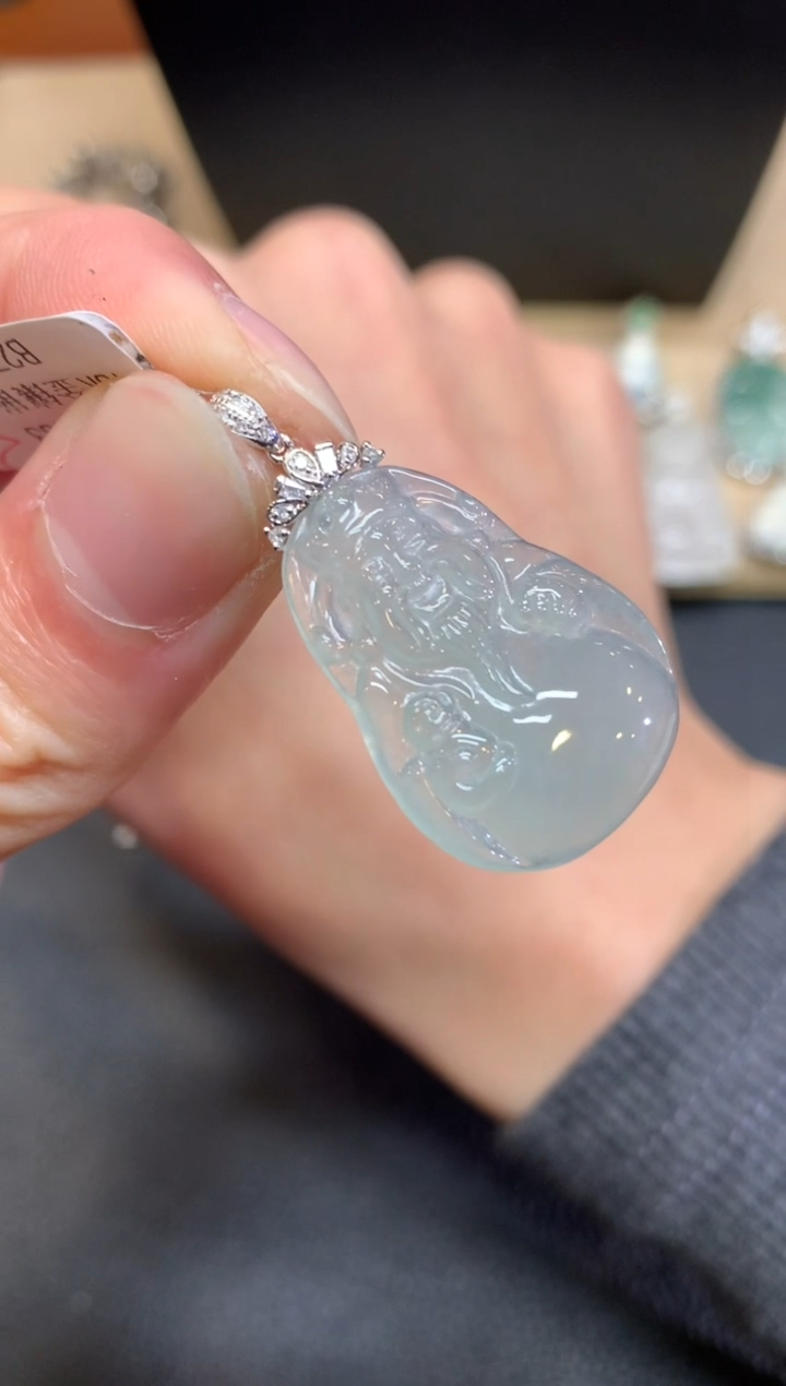 【闪购商品】翡翠颈饰18K金镶嵌财神爷【无服务费】