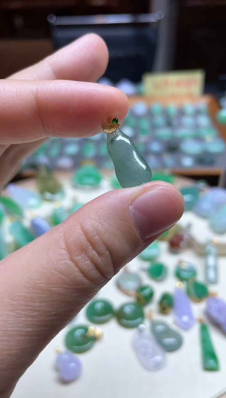 【闪购商品】翡翠颈饰18K金镶嵌葫芦