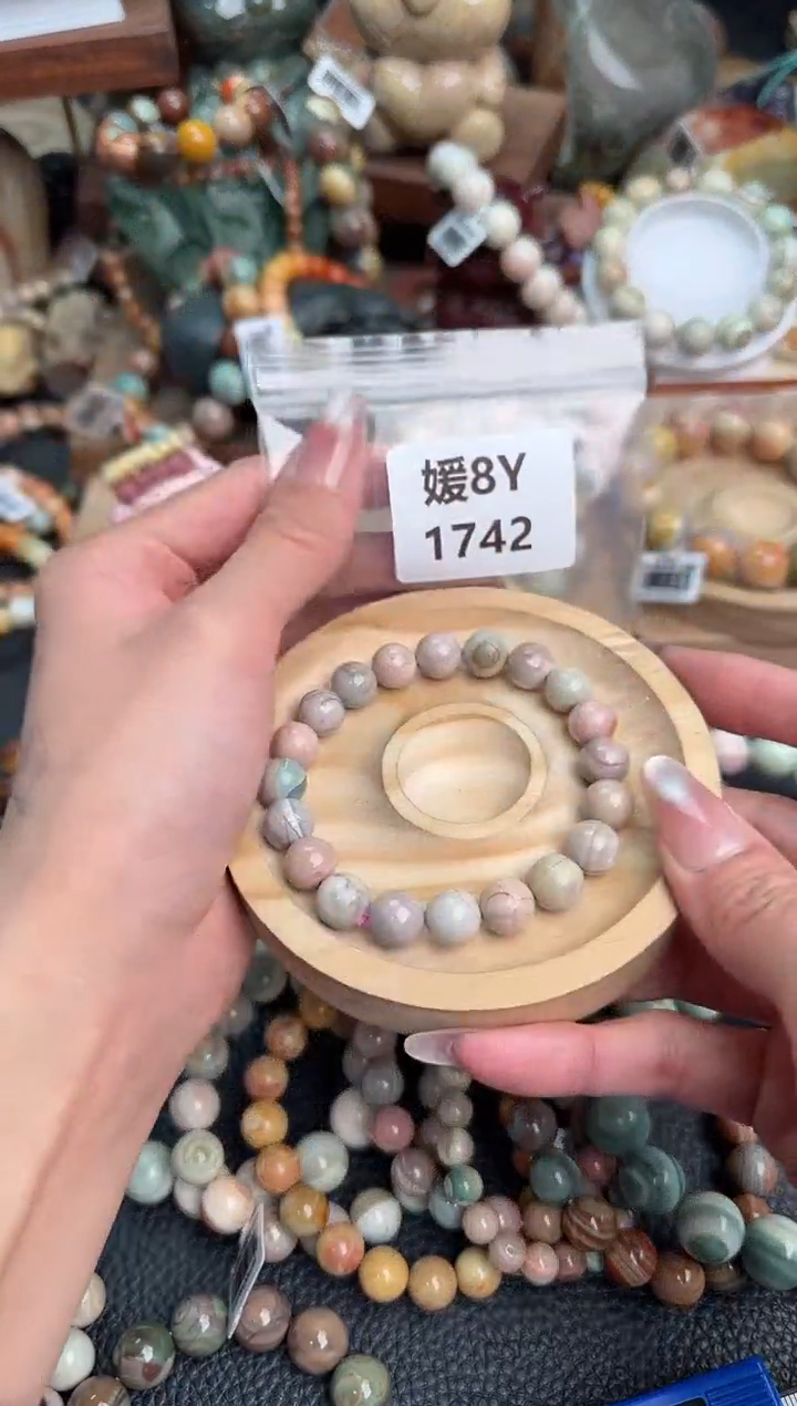 石英质玉未镶嵌手链8Y1742