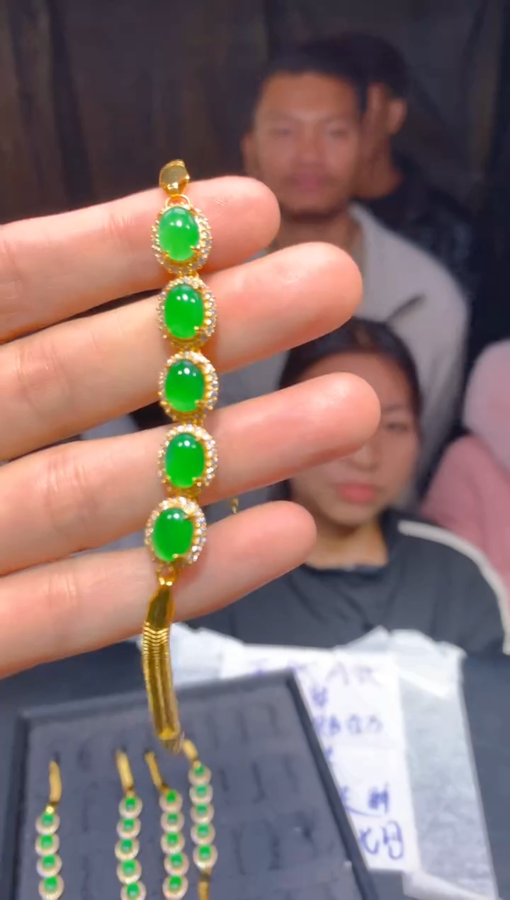 【闪购商品】定制翡翠未镶嵌61多样性发货（发其一）