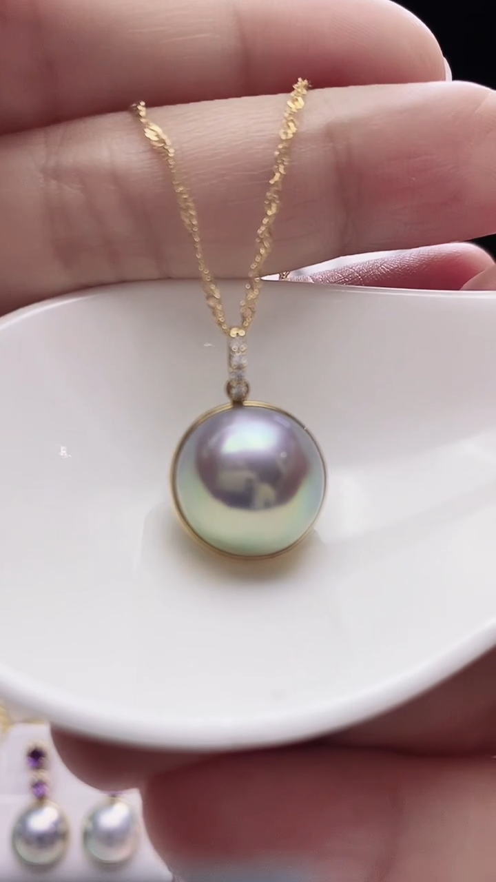 【闪购商品】拼合珍珠（马贝珠）颈饰18K金镶嵌海水马贝吊坠