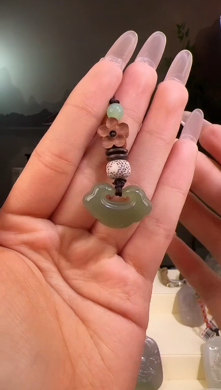 【闪购商品】和田玉挂件未镶嵌锁 p