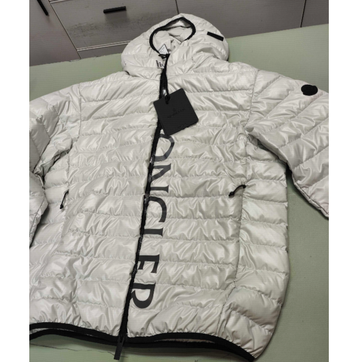 未使用 MONCLER Moncler 字母拉链羽绒服 灰白色2