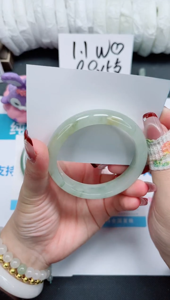 【闪购商品】石英质玉手镯未镶嵌93