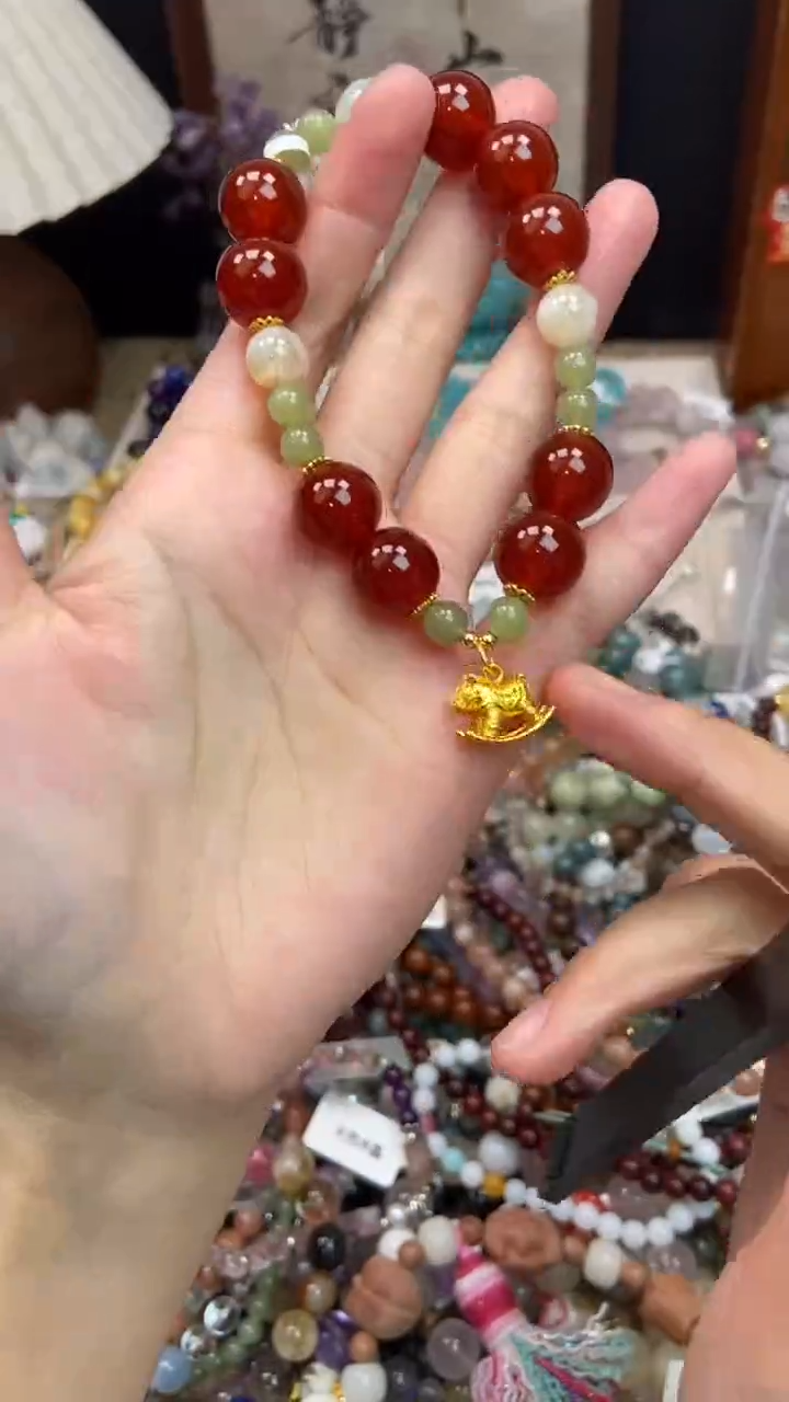 未镶嵌玛瑙手饰240