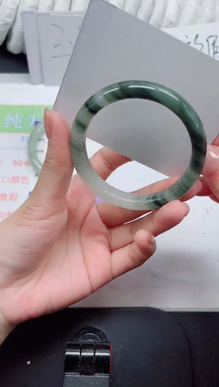 【闪购商品】石英质玉手镯未镶嵌435#54.6