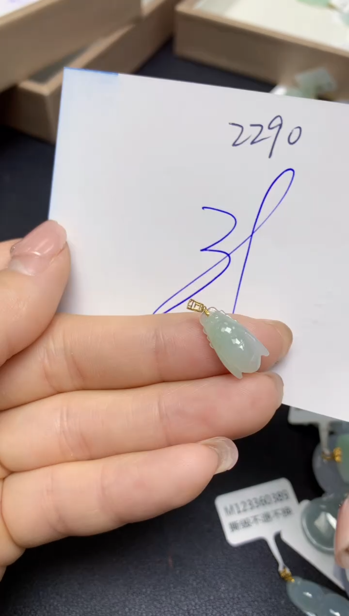 【闪购商品】翡翠挂件18K金镶嵌 天然翡翠A货