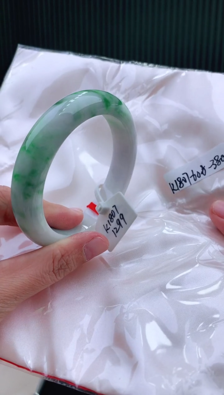 未镶嵌手镯翡翠60+