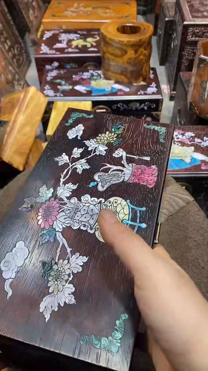 木木雕款大盒子一个