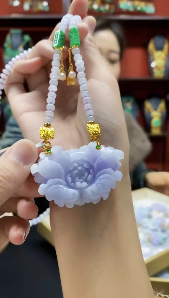 颈饰未镶嵌翡翠吊坠