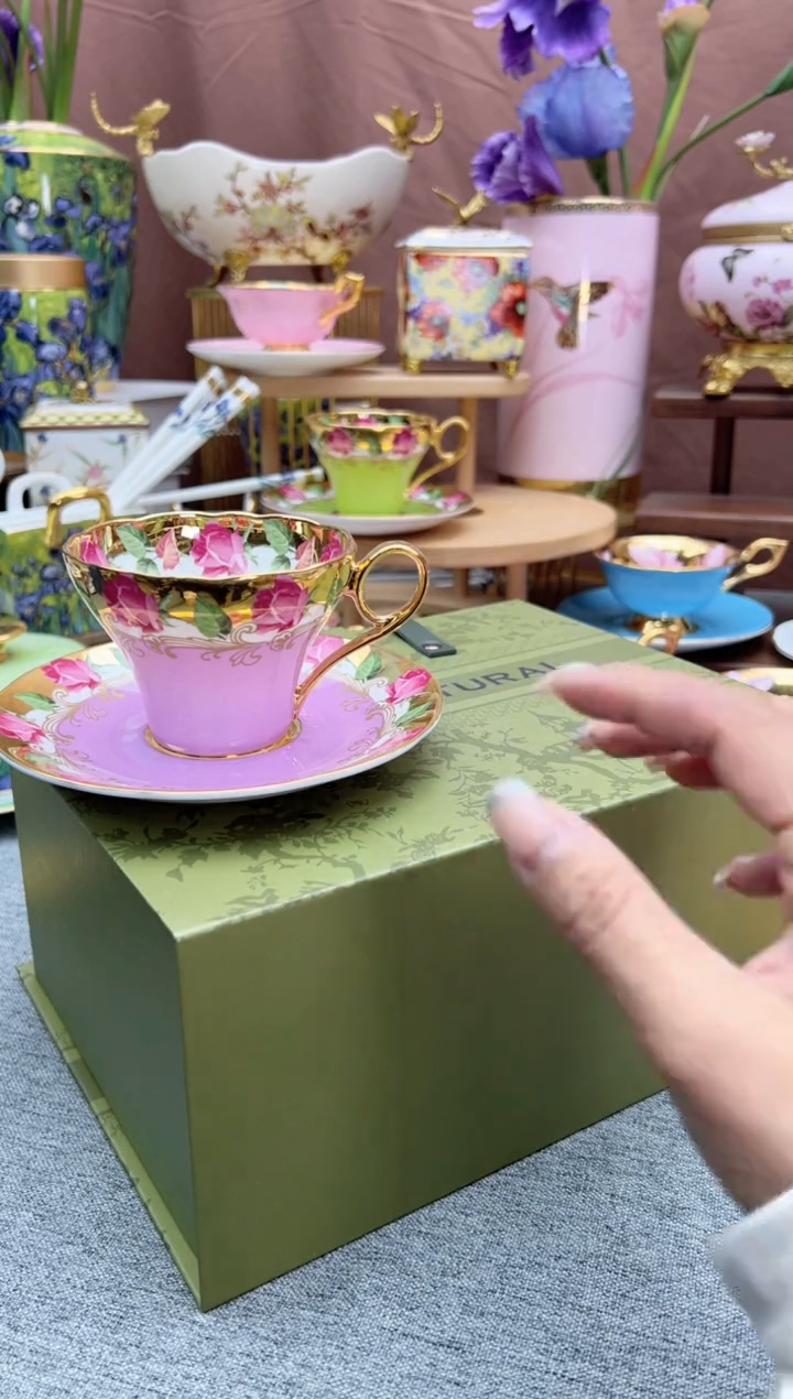 【闪购商品】自然写生19玫瑰紫礼盒装