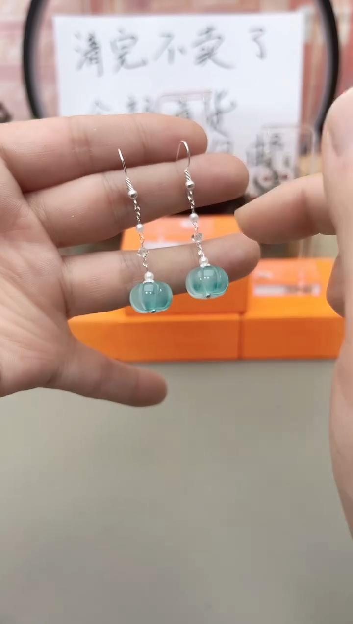 银S925镶嵌石英质玉（天山翠）耳坠h651