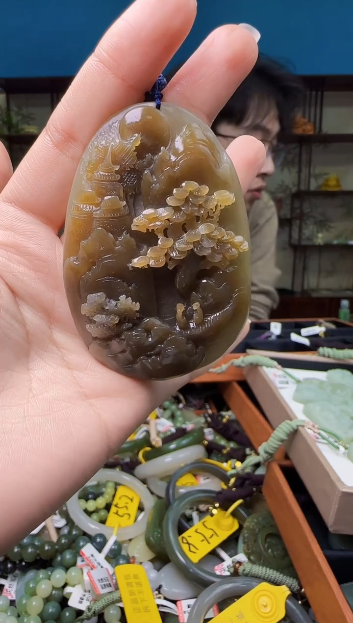 颈饰未镶嵌和田玉1