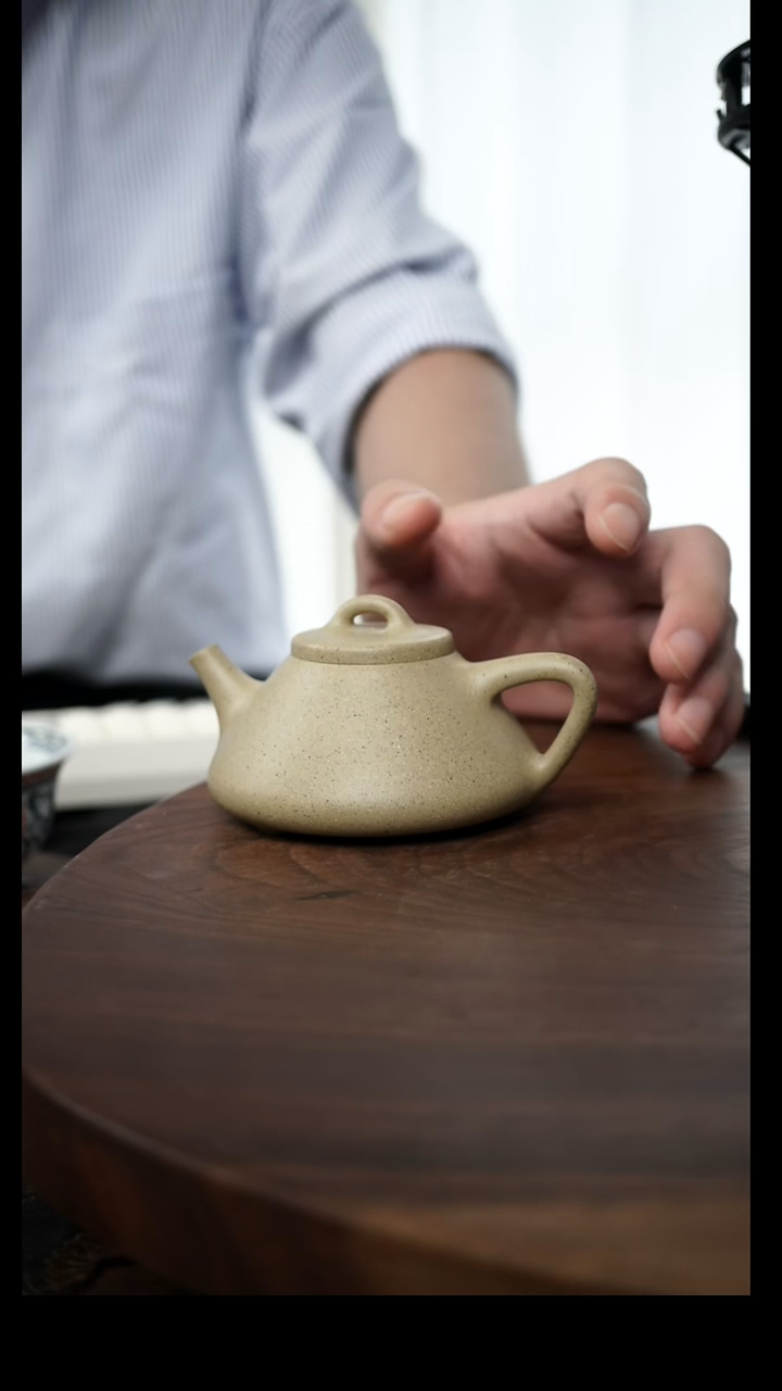 茶壶紫砂【纯手工子冶石瓢 手磨本山绿泥 160cc】