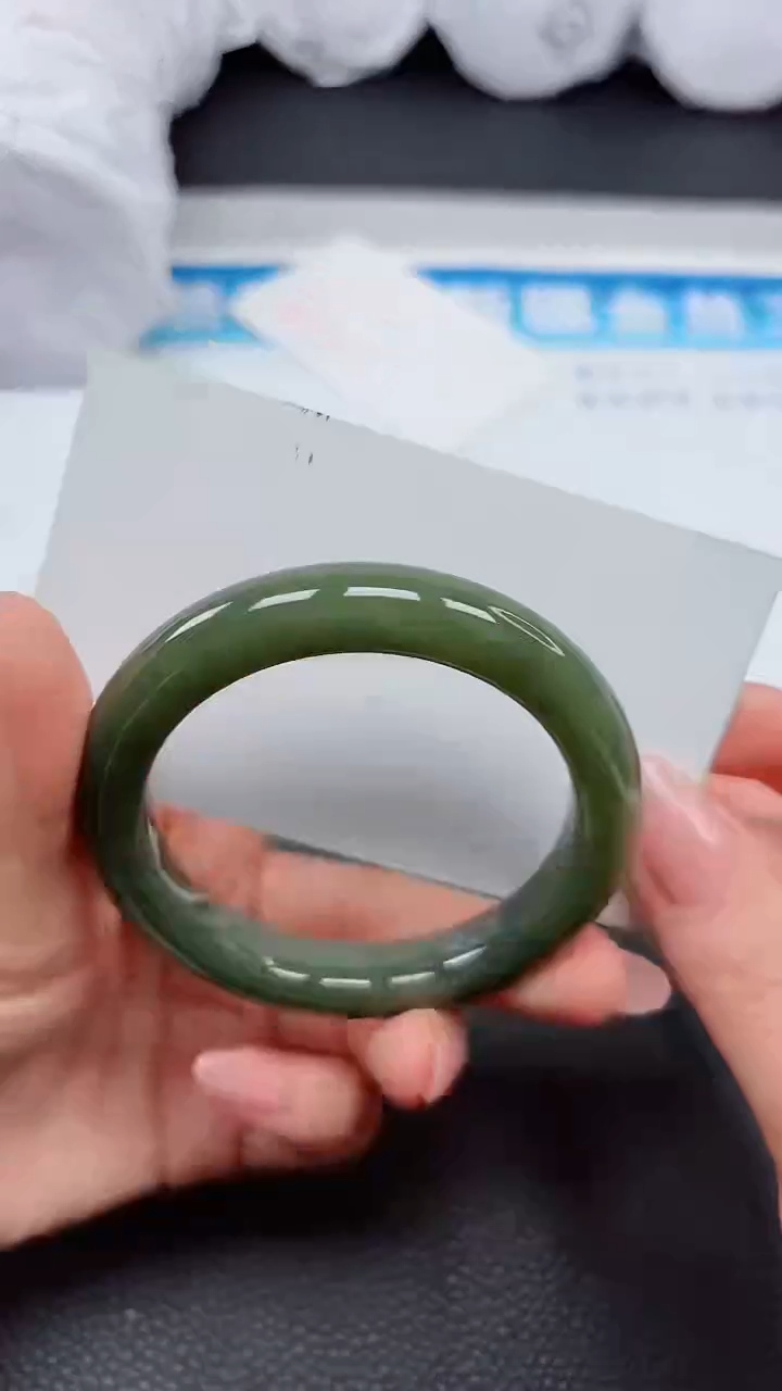 【闪购商品】和田玉手镯未镶嵌A172