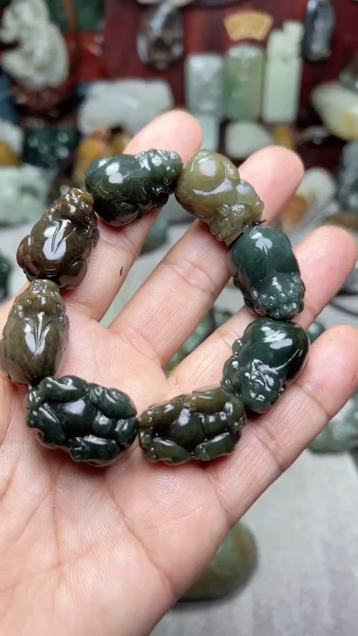 和田玉未镶嵌把件-