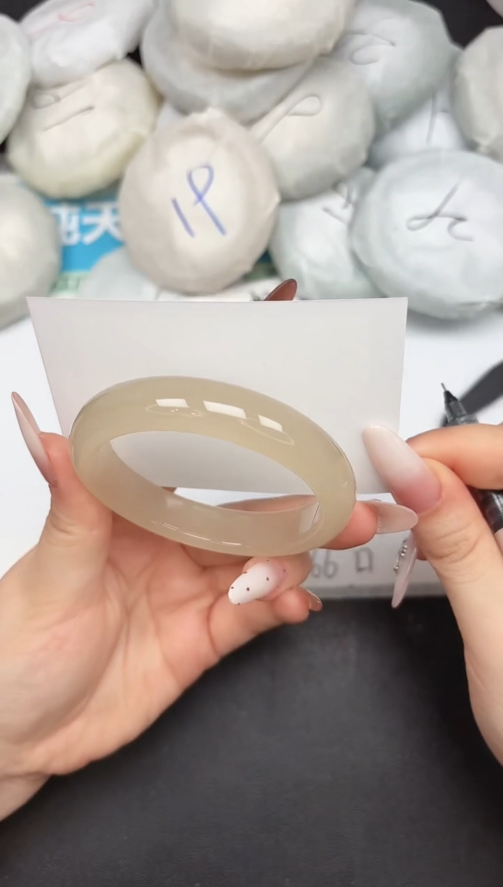 未镶嵌手镯石英质玉A232/57.2