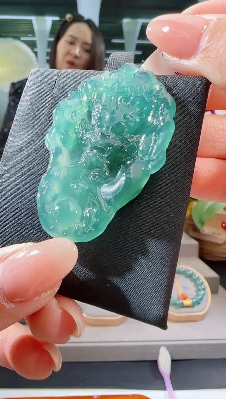 【闪购商品】翡翠吊坠(不含链)未镶嵌龙牌